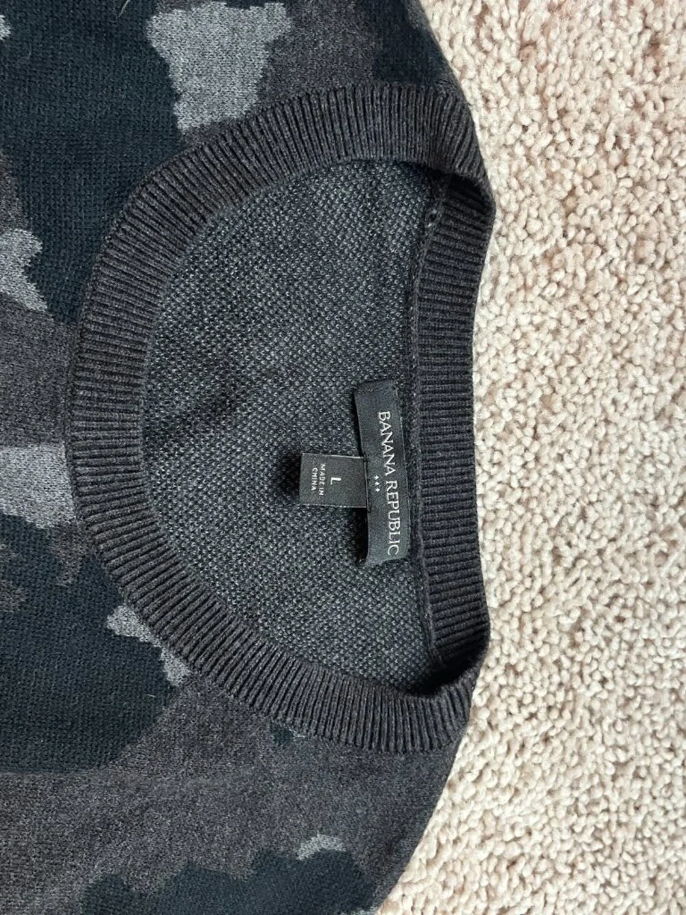 Banana Republic Mens L Camo Crewneck Sweater 100% Cotton Charcoal Black